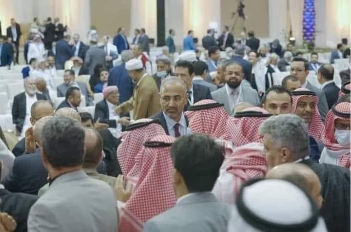 ننصح #مشاورات_الرياض ومع حلول الشهر الكريم وما تعانية الناس من ضائقة ومعاناة وغلاء أسعار، كان يتوجب عليهم بأولوية مناقشة #الملف_الإنساني وإيجاد الحلول السريعة لإنقاذ الناس من ذلك الضيم الواقع على كاهلهم، وتحسين الخدمات من كهرباء ومياه والصيف على الأبواب ..
 #كملف_مضمون_النجاح