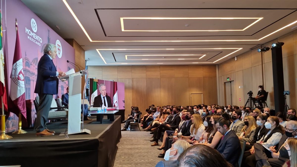 MarcoSanchezGue's tweet photo. Un éxito el inicio de la conferencia @Momento_Mex #MomentoMexicano2022 https://t.co/rYIv8VmkVk