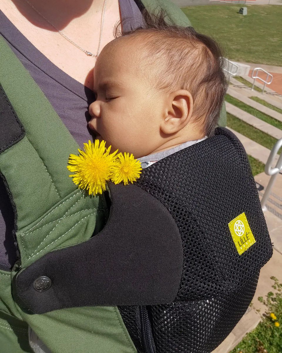 Cool enough to take a quick snooze, the Complete Airflow DLX is perfect for warm weather walks with mama.

via @mrs.tucker22