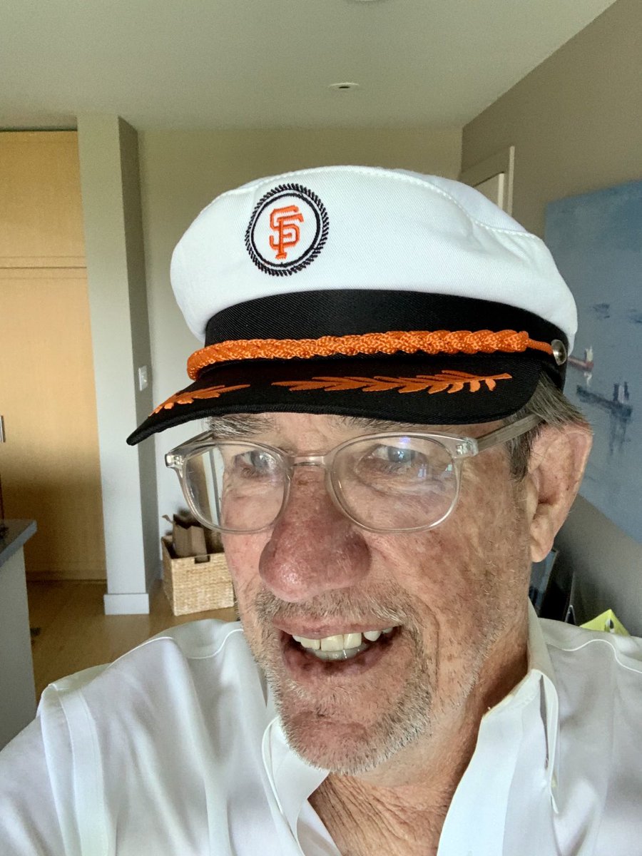 cwnevius's tweet photo. Now I’m the captain. This year’s new Giants’ swag. #captainbelt ⁦@SFGiantsFans⁩ https://t.co/stGunElAeI