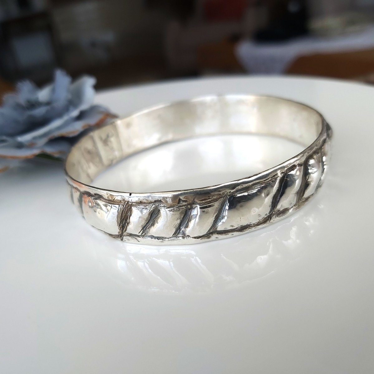 Riorita3's tweet photo. Excited to share the latest addition to my #etsy shop: Solid Silver Bangle, Hammered Bangle, Chunky Sterling, Boho Silver Bangle, Bangle for Her, Sterling Bracelet, Bangle With Texture, For Her https://t.co/i5L77vYpni #silver #no #women #solidsilverbangle #hammeredbang https://t.co/eDnWgu396F