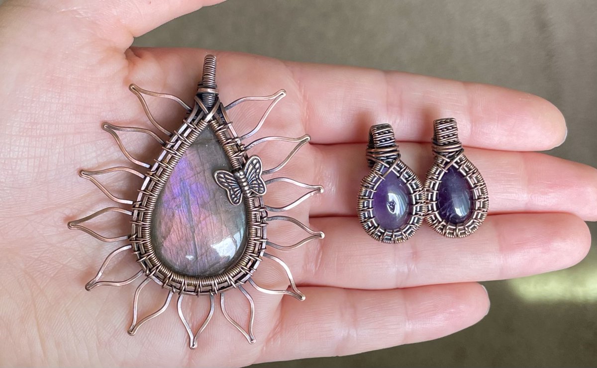 issawrapbyari's tweet photo. Violet Skies is now live! 🦋💜

https://t.co/VZL4jgYSW7 https://t.co/r35hADriqc