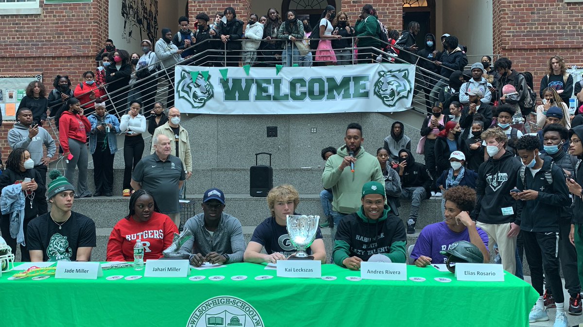 JRTigerAthletic's tweet photo. #SigningDay #TigerPride💚 #TigerFB #TigerLacrosse #TigerTrackandField #TigerBaseball https://t.co/7EIoJcC0p1