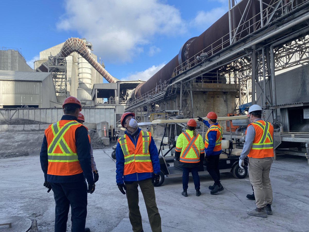 hd_materialsNA's tweet photo. The @hd_cement Managing Board visited our Delta cement plant in British Columbia yesterday. Great opportunity to share about the key initiatives in progress to help achieve our sustainability goals. #LehighHanson #MaterialToBuildOurFuture https://t.co/KecQZw6SFz