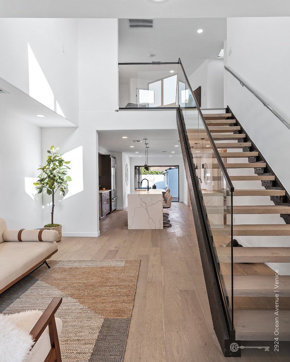 CraftAndBauer's tweet photo. This is not an April fool's joke - THIS COULD BE YOURS. We have some exciting new listings coming your way this month, and homes like these are selling fast! DM us for more info.🏡 🤳 https://t.co/TtfNpsleZh