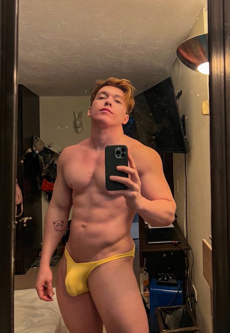 2 pic. Hard porn: https://t.co/tHr5xGbRG9 https://t.co/9VNEUWKbMk