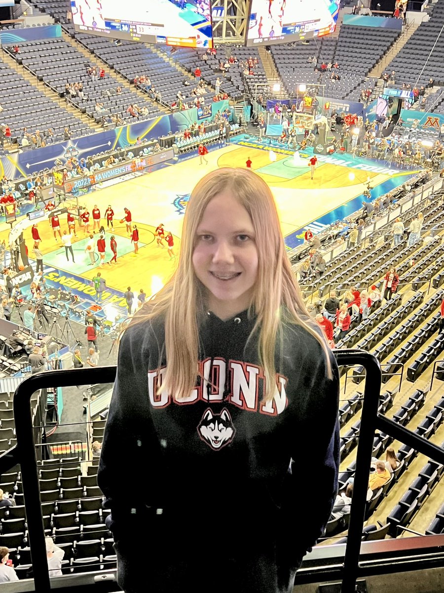 ScottPatrow's tweet photo. 4 years ago Macey was at a Buckets with Bueckers BB camp &amp; tonight she is at #WFinalFour to cheer on @UConnWBB and @paigebueckers1 ! https://t.co/4enGYWk3DU