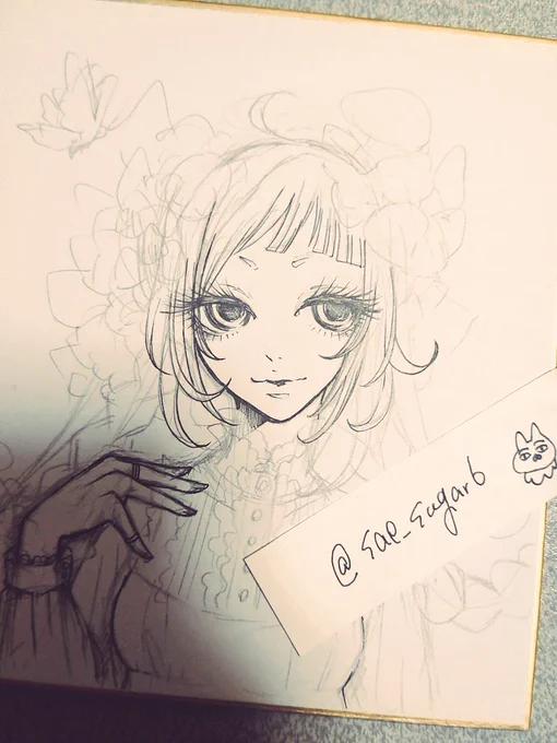 今描いてるの🍄🦋 