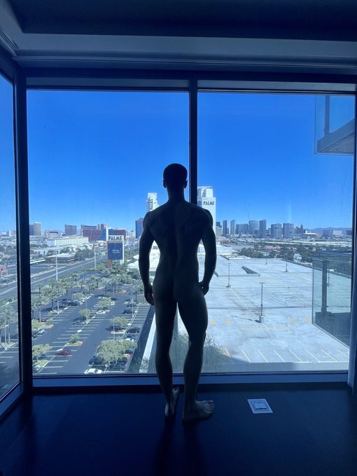 I hope you&rsquo;ll like the new view😉 #tall #fit #muscular #lasvegas #vegas #view #back #stripview https://t<a href="/tag/tall"class="tags">#tall</a><a href="/tag/fit"class="tags">#fit</a><a href="/tag/muscular"class="tags">#muscular</a><a href="/tag/vegas"class="tags"><span>#vegas</span></a><a href="/tag/back"class="tags"><span>#back</span></a><a href="/tag/lasvegas"class="tags"><span>#lasvegas</span></a><a href="/tag/view"class="tags"><span>#view</span></a><a href="/tag/stripview"class="tags"><span>#stripview</span></a>