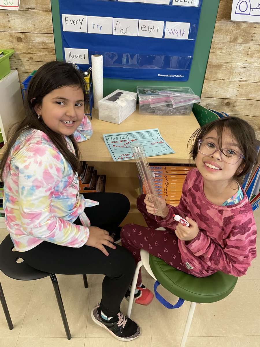 MsNathansNews's tweet photo. Line up! Partners played a measuring game today! 📏#IGinspires #RTSD26learns https://t.co/mnZVhem7m2