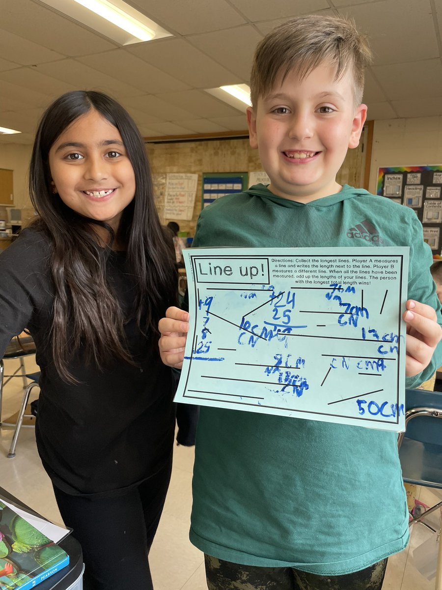 MsNathansNews's tweet photo. Line up! Partners played a measuring game today! 📏#IGinspires #RTSD26learns https://t.co/mnZVhem7m2