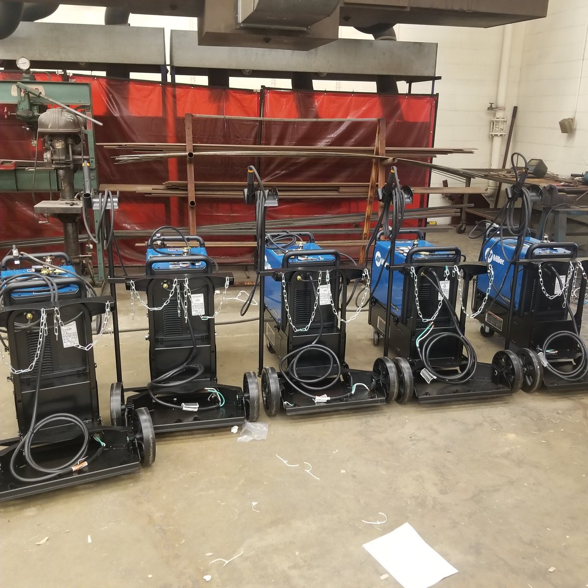 CovFFA's tweet photo. Some Level 5 Equipment arrived today at @CovingtonHighTN for the @CovFFA Ag Dept. Were excited about the opportunities to improve our students in Ag Mechanics and @tcatcovington with the dual welding class. Thank you @TCSchools_ for supporting kids #woocrew #endlesspossibilities https://t.co/R3GOgDElKk