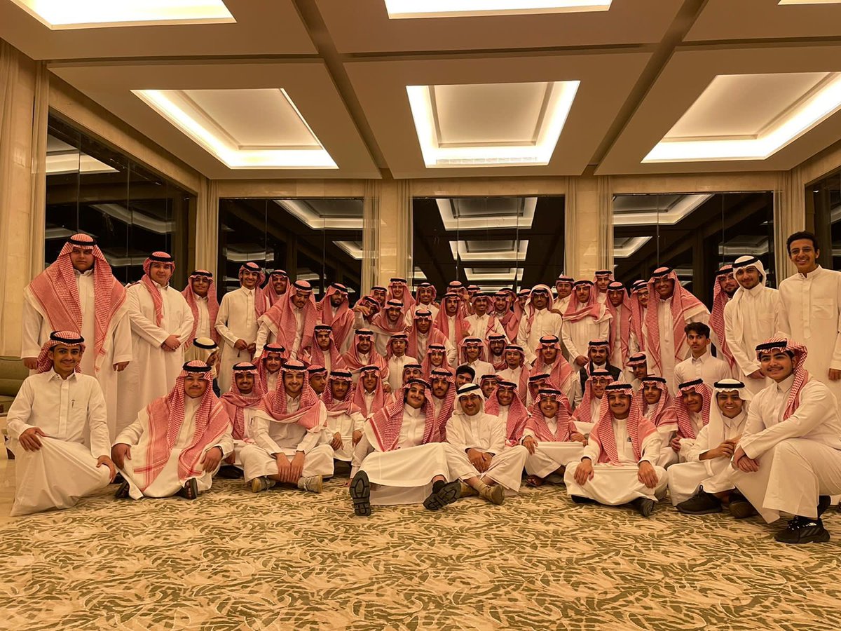 FThenyan's tweet photo. اليوم تشرفت بلقاء والعشاء مع اصدقائي ( أصدقاء ابني عبدالرحمن رحمه الله) https://t.co/7tWPgrhJ9G