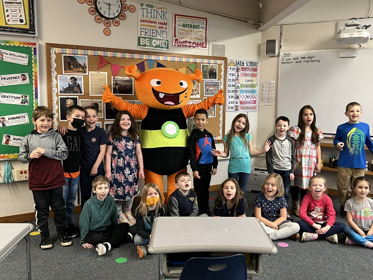 PascarellaLCSD's tweet photo. Plory had a busy day visiting EE, NPE, and SRE today! Keep up the great work on i-Ready, Liverpool #LCSDisREADY @dziegler15 @DDValentineEE @MrKilian_SRE https://t.co/9oOJiD6uB5