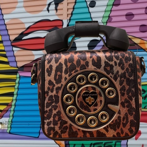 aspentreeshop's tweet photo. So good I had to share! Check out all the items I'm loving on @Poshmarkapp #poshmark #fashion #style #shopmycloset #vintage #betseyjohnson: https://t.co/6sKqCAGKLL https://t.co/5HRGsgyQvG