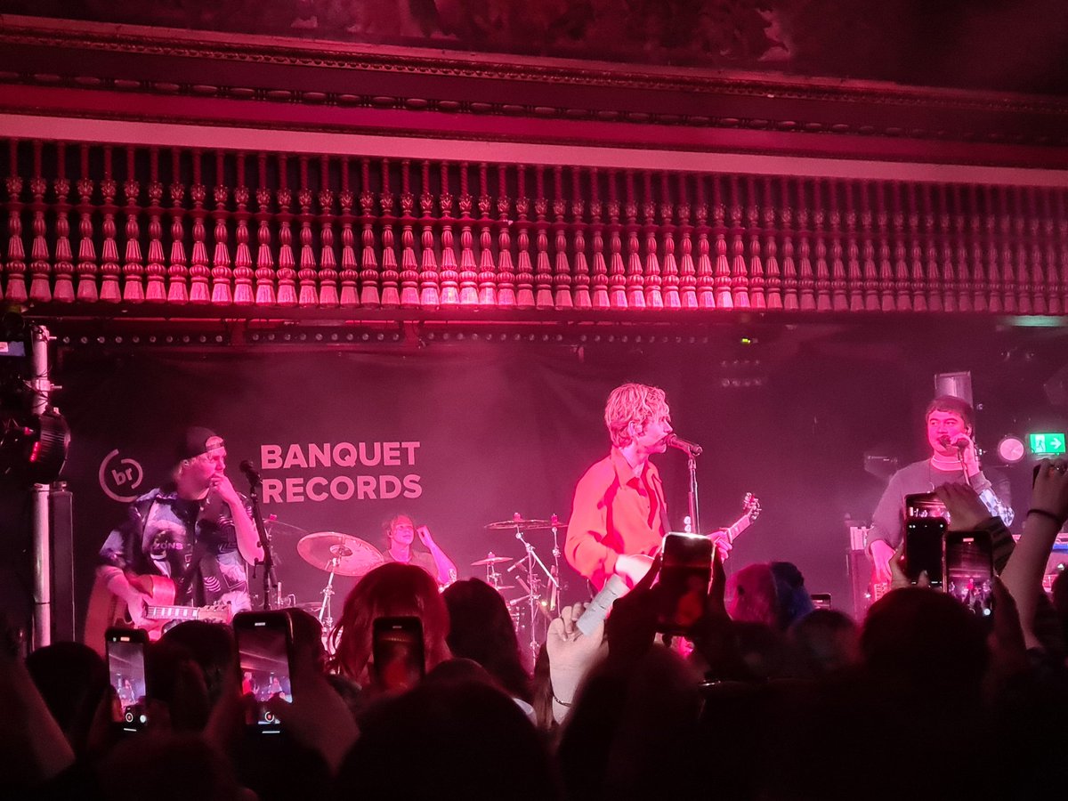 MoreHighly's tweet photo. Thread of @5SOS performance at the 8pm @BanquetRecords @pryzm_kingston show! I loved this show, even though I was a bit far in the crowd! 💙 https://t.co/tORMtOoSt3