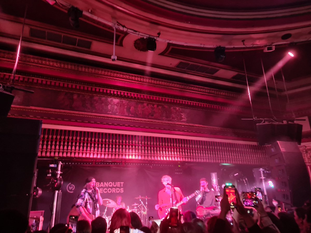 MoreHighly's tweet photo. Thread of @5SOS performance at the 8pm @BanquetRecords @pryzm_kingston show! I loved this show, even though I was a bit far in the crowd! 💙 https://t.co/tORMtOoSt3