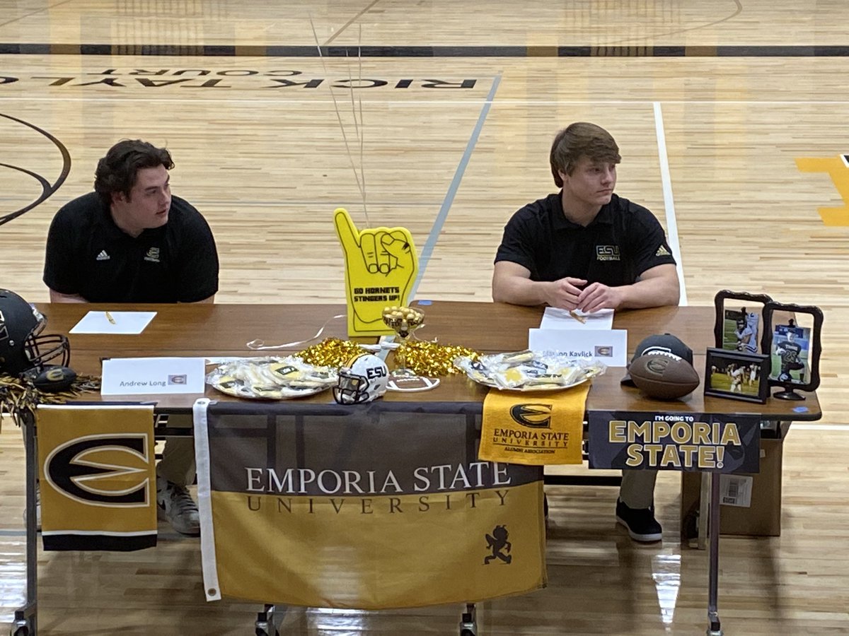 Congrats to <a href="/ClaytonKavlick/">Clayton Kavlick</a> and <a href="/along_47/">Andrew Long</a>  and the other BV Tigers as we celebrated their college signings today!  <a href="/esuhornetsfb/">ESU Hornet Football</a> #StingersUp