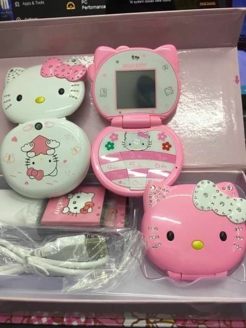 hello kitty flip phones :3