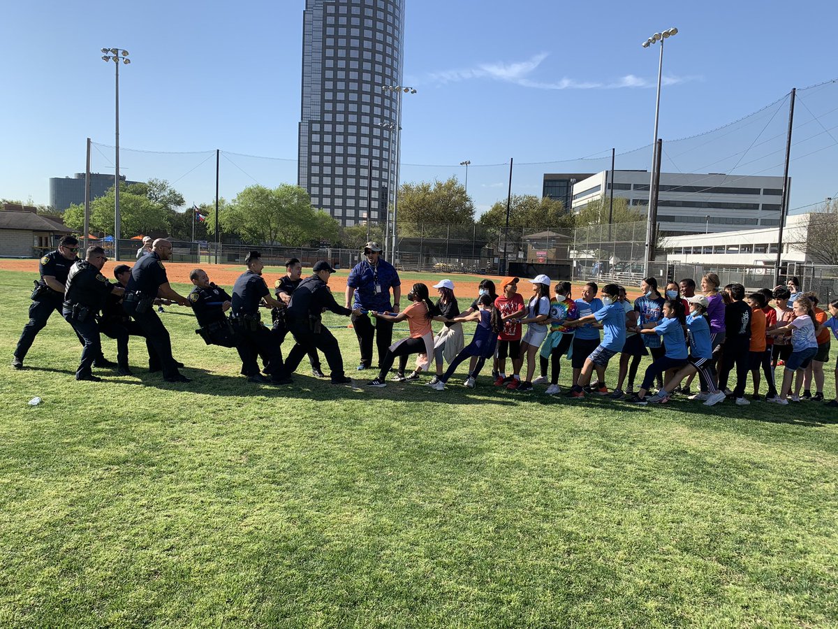 GHPAL_OFFICER_ZERMENO tweet media