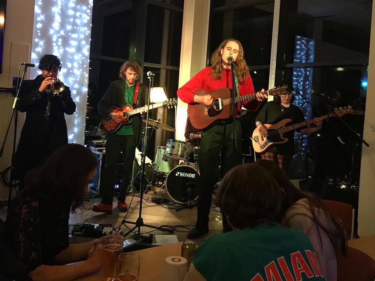 Very good times tonight with Mike Meinke and @thepipsband at @StJamesGsy!
#music #livemusic #guernsey