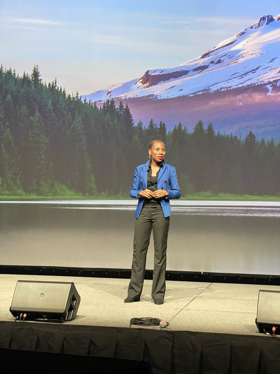 Our PLA 2022 Keynote Speaker was the amazing @Luvvie Jones. Key points:1. Will my silence convict me 2. Truth might not be on time but it is never too late 3. When speaking up at a meeting - Do I mean it? Can I defend it and Can I say it thoughtfully? #pla2022 #publiclibraries