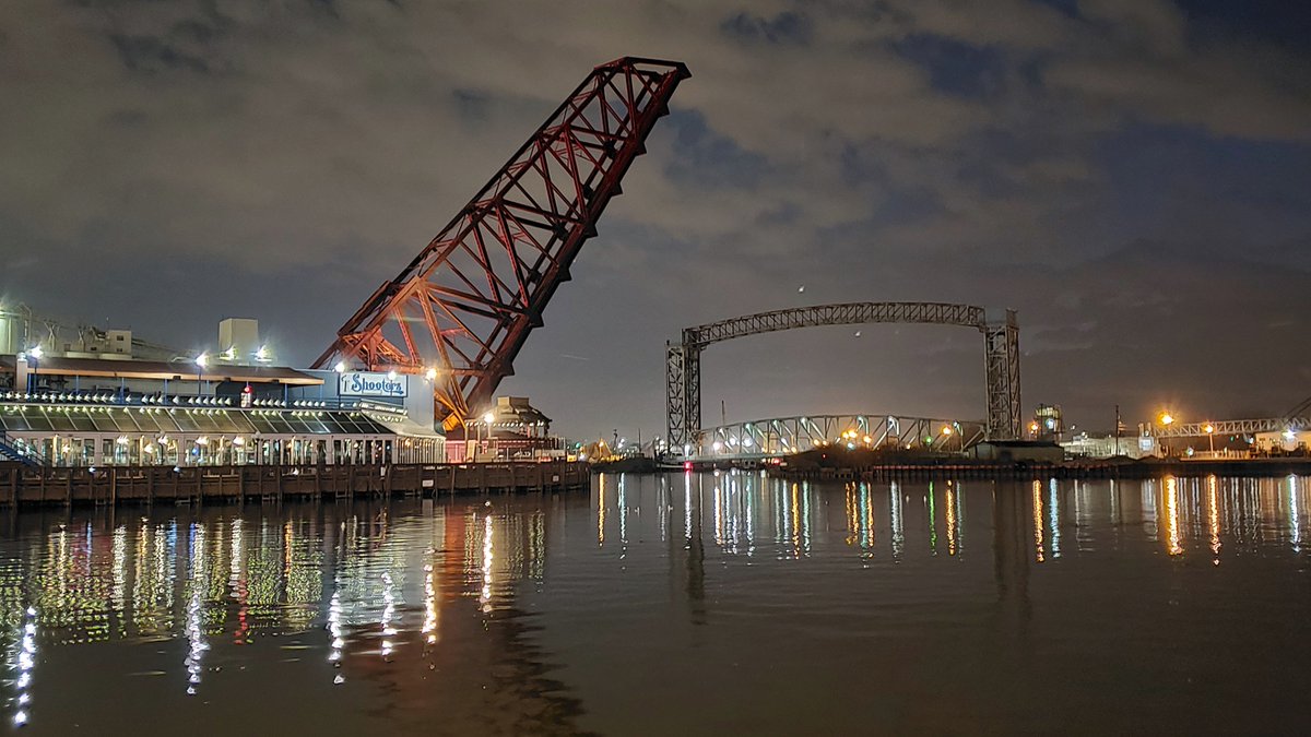 RonClausPhoto's tweet photo. River walk East Side of the Flats #Cleveland #ThisIsCLE #ClevelandRocks https://t.co/WHoOROfLuo