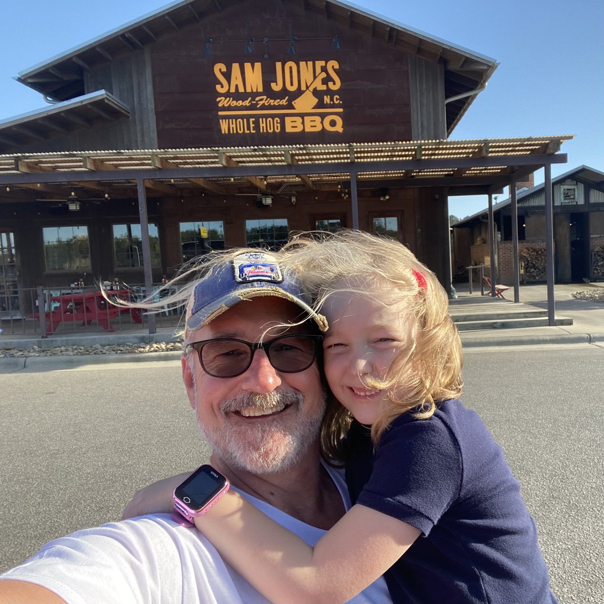 CMoneyKS's tweet photo. Carolina Chopped BBQ w/Collards, Beans and and Skyline original Cornbread. Pitt St Sam Jones Whole Hop Hazy IPA. ‘Nana Puddin’ for dessert. #CarolinaBBQ #WholeHotBBQ #NanaPuddin #IPA #EatLocal #DrinkLocal #SamJonesBBQ #GreenvilleNC #GrandpaLife https://t.co/y3QZzZsC4c