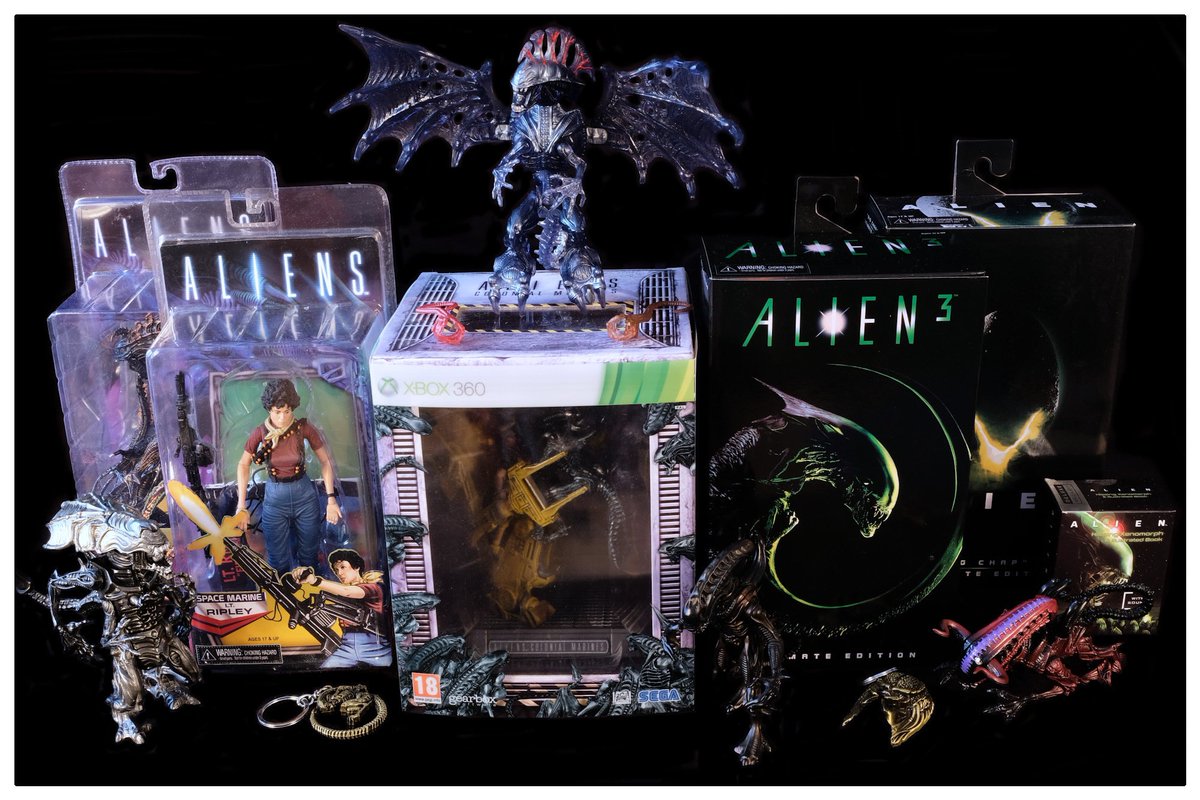 P1NK8CIDBOOTS's tweet photo. My interest in the #alien franchise started many years ago with the #flyingalienqueen - she was the first of many #kenner figures! Unfortunately I’ve lost a few along the way but I continue to grow the collection! What should I get next? I’m thinking the #aliensultimateedition 🤔 https://t.co/SuyJbKvy8J