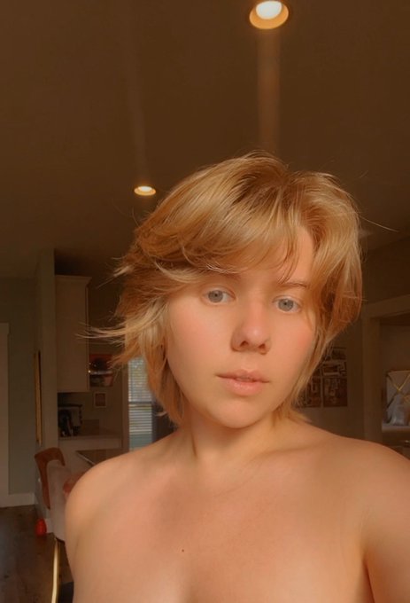 Pretty? ✅ Witty? ✅ Gay? ✅ https://t.co/3TlIvcrB2c