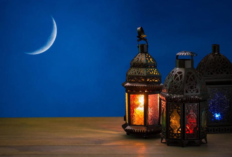 AJELNEWS24's tweet photo. د. أحمد الغامدي :

جيل مواليد الثمانينات وماقبله كان يداوم للمدرسة أيام شهر رمضان وبكل سلاسة من الساعة 10 صباحاً وحتى الساعة 3 عصراً .. والحمدلله لا أتذكر أن التوقيت كان كارثة على نمونا وتعليمنا وتركيزنا .

- https://t.co/dAsXpsURTM