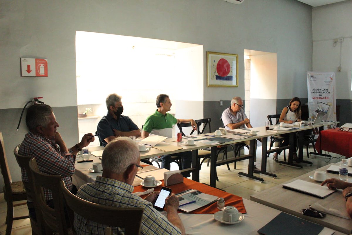 observatoriore4's tweet photo. El día de ayer, empresarios y sociedad civil de Zamora, Michoacán, identificamos riesgos de corrupción en el trámite municipal de construcción. Esta iniciativa fue posible gracias al apoyo de @Ethos y @USAIDMX Consulta el documento en: https://t.co/qyo2NzHrYg https://t.co/44Wh80MSI7