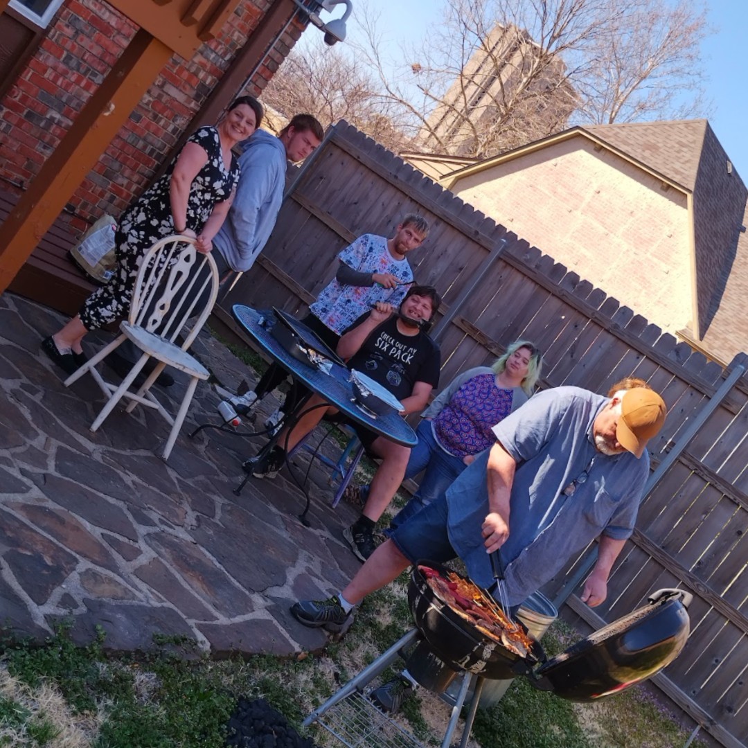 MHAOKLA's tweet photo. Here’s some of our #WalkerHall family soaking in the sunshine and having a cooking group.☀️
Special thanks to Assistance League for donating a ton of outdoor family games, including corn hole! #MHAOK #endhomelessness #mentalhealth #oklahoma https://t.co/KSgPSQJEW6