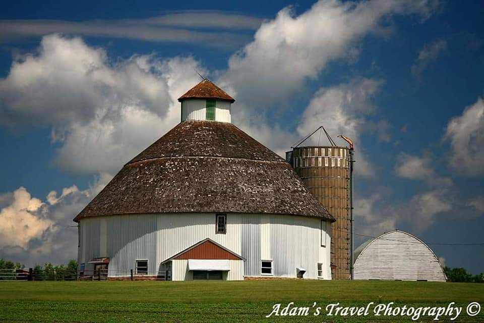 adamgrimphoto's tweet photo. Something you don't see everyday.
#Farming #barns #roundbarn #exploreminnesota #adamstravelphotography https://t.co/UoKW4GMJBg