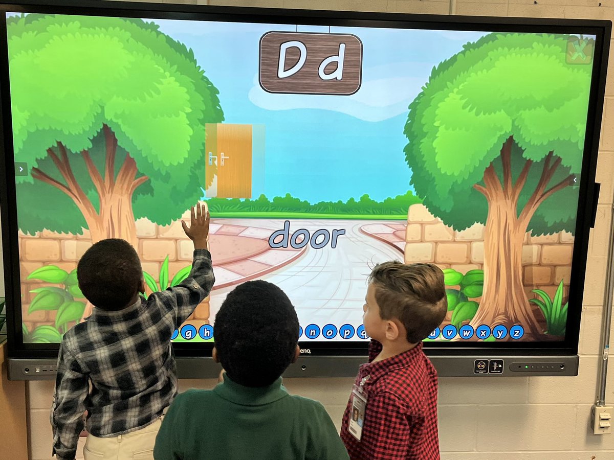 mrs_jander's tweet photo. BenQ board activities + PreK littles = Authentic engagement🍎 @NolaKWilson https://t.co/RxDedzyhWh