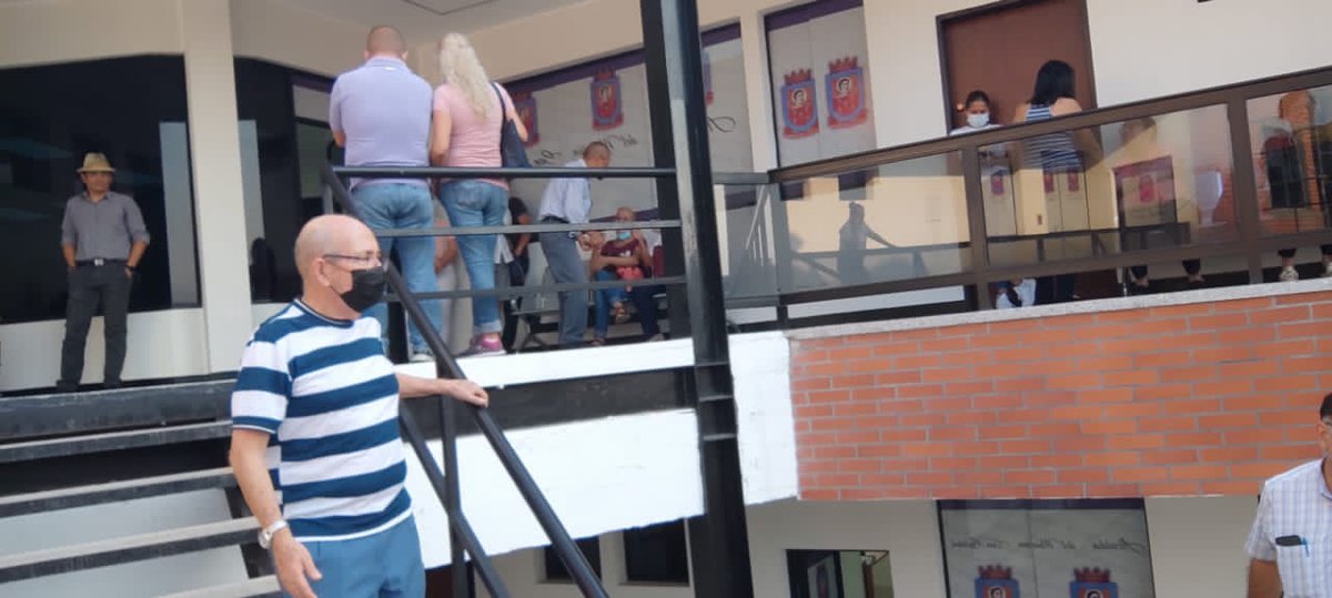 Los sindicatos <a href="/TachiraSuma/">SUMA Tachira</a> <a href="/SUNEP_SC/">SUNEP-SC</a> y Asoc de Jubilados y Pensionados nos reunimos con tren ejecutivo de <a href="/alcaldiadeSC/">AlcaldíadelmunicipioSC</a>  y  <a href="/Silfredo_SC/">Silfredo Zambrano</a>, para conocer información oficial sobre el sueldo municipal, que a la fecha 01 de Abril, no se ha recibido aún está quincena #sueldoya