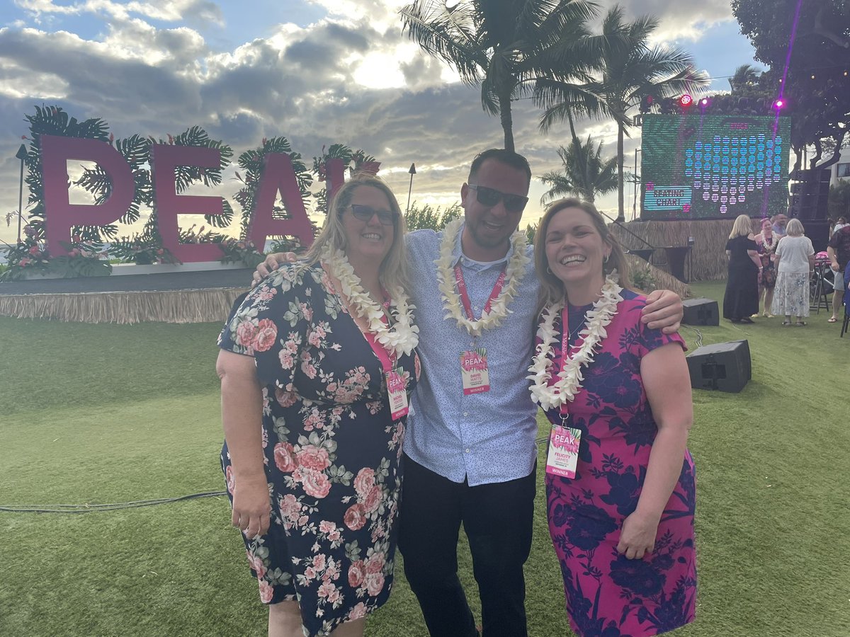 felicityjames55's tweet photo. Representing VA/NC #Boomsauce #SoutheastStrong #SEOps #PEAK22 @TMobile Awards Dinner and Ceremony https://t.co/j7iIEJzbJf