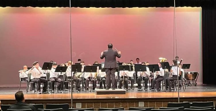 timberwolf_band's tweet photo. Congratulations to Concert Band and Honor Band!!! Both bands made a Sweepstakes at UIL Concert and Sight Reading Evaluation the past 2 days! Mrs. Maloy &amp; Mr. Andrada are so proud! https://t.co/vixpMliIG2