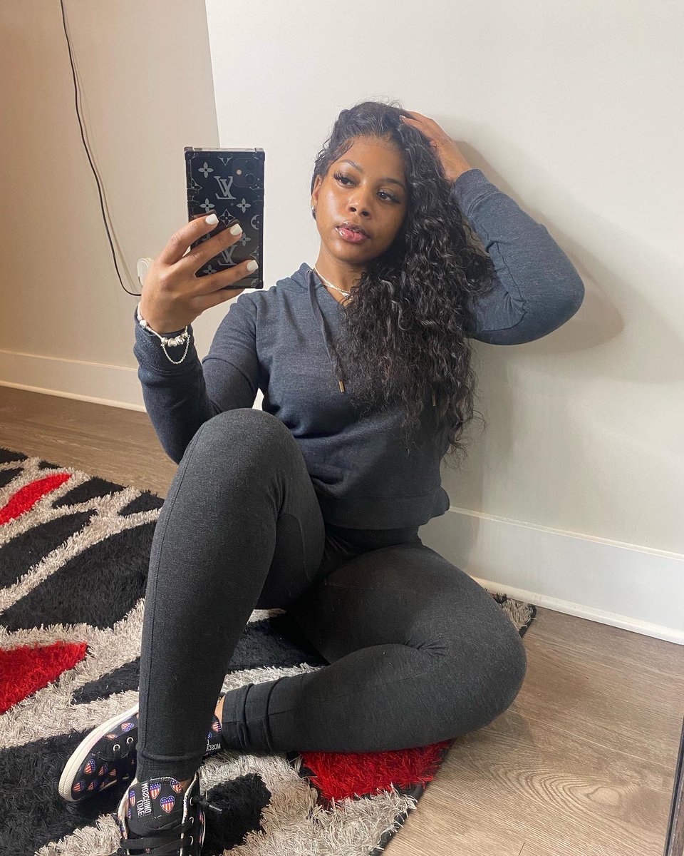EssenceGraham2's tweet photo. Feeling how I’m lookin❤️‍🔥 https://t.co/j5kBoNb2zA