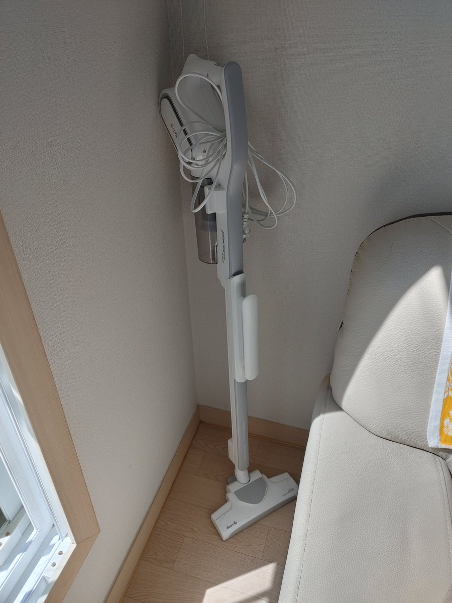 blopingstory's tweet photo. 가성비 좋다는 무선청소기 3대 사용후 후회하고 장만해서 잘 사용하고 있는 유선청소기예요

https://t.co/H5xP8RB6Xg

"실 구매 제품이며 쿠팡 파트너스 활동의 일환으로, 이에 따른 일정액의 수수료를 제공받습니다." https://t.co/nPfHGLplk7