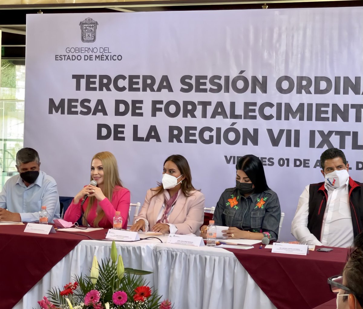 myriamcardenas's tweet photo. En la 3 “Sesión Ordinaria de la Mesa de Fortalecimiento Mpal,encabezada por la Mtra. @DiianaPerezB Vocal Ejecutiva del #CEDIPIEM y representantes del @Edomex, refrendamos nuestro compromiso para fortalecer al #Distrito45. Agradezco la anfitrionía de la Pdta. Mpal. de #Otzolotepec https://t.co/BrhQehfFVL