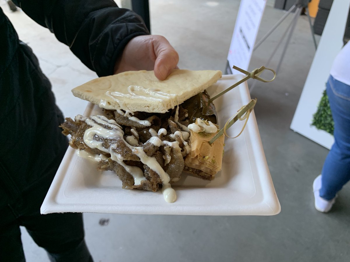 ThirdandKing's tweet photo. The offerings from Pita Gyros include lamb and beef gyros, dolmas and baklava. @TheOrganicCoup has delicious gluten free chicken corn dogs. And of course, there are garlic fries. Always garlic fries. #sfgiants https://t.co/BUzDJ3hzOn