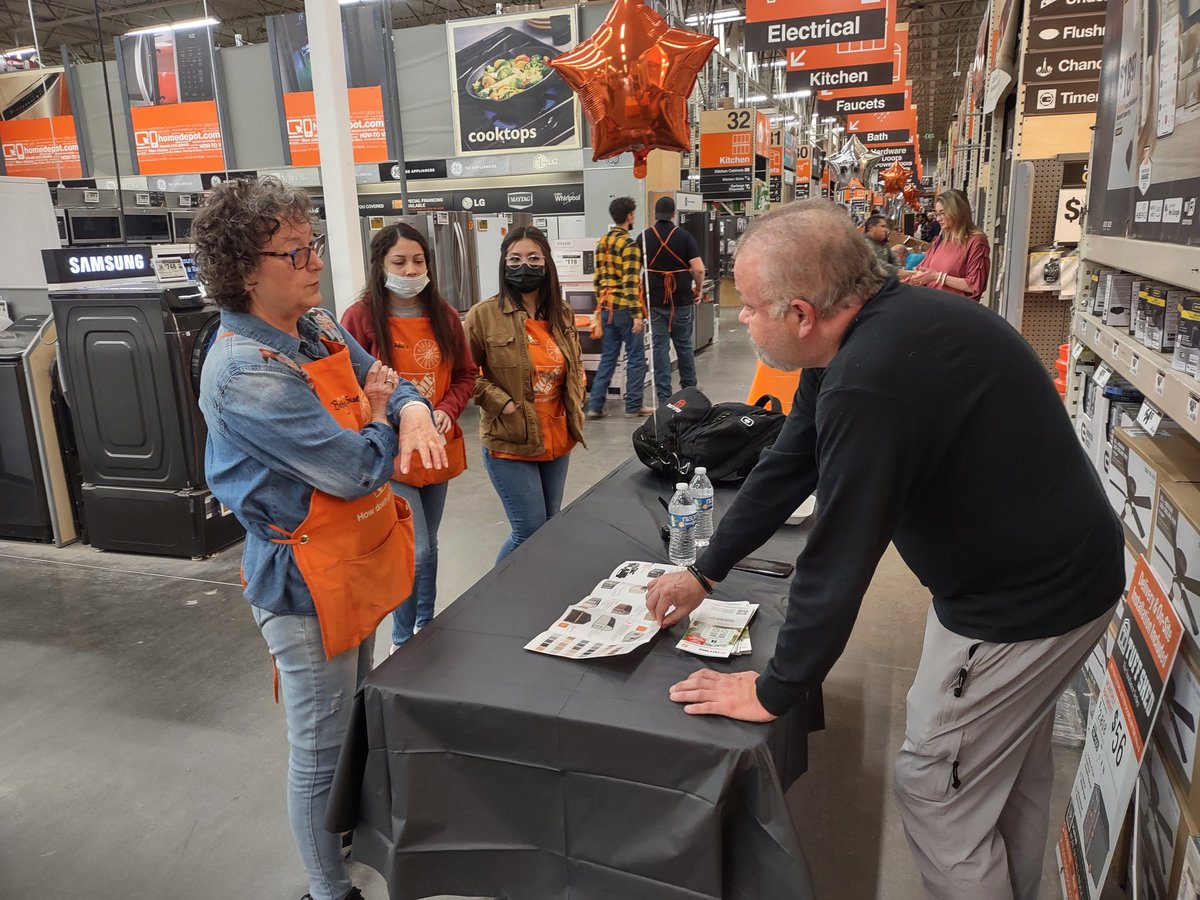sime6816's tweet photo. Continued roadshow events~
@ArtisRealliams  @HDCalvinThomas @Robert_Daffern @mrtnz_jackie @RushClay https://t.co/dolPYYvKhX