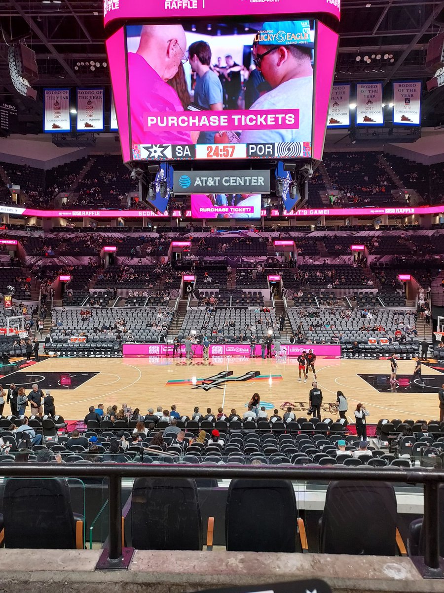 DiegoCa42701's tweet image. Only my second game ever 🥲🥲
#PorVida #Spurstwitter