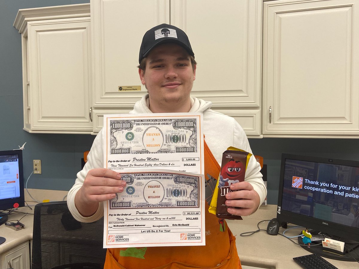 DawnHawes7HDI's tweet image. Store 3860 making it happen helping our customers Dreams come true with Cabinet Makeover &amp;amp; Windows. Outstanding Job Preston, Steve, and Luis always striving for excellence in our customers experience. Great job Team Massillon!