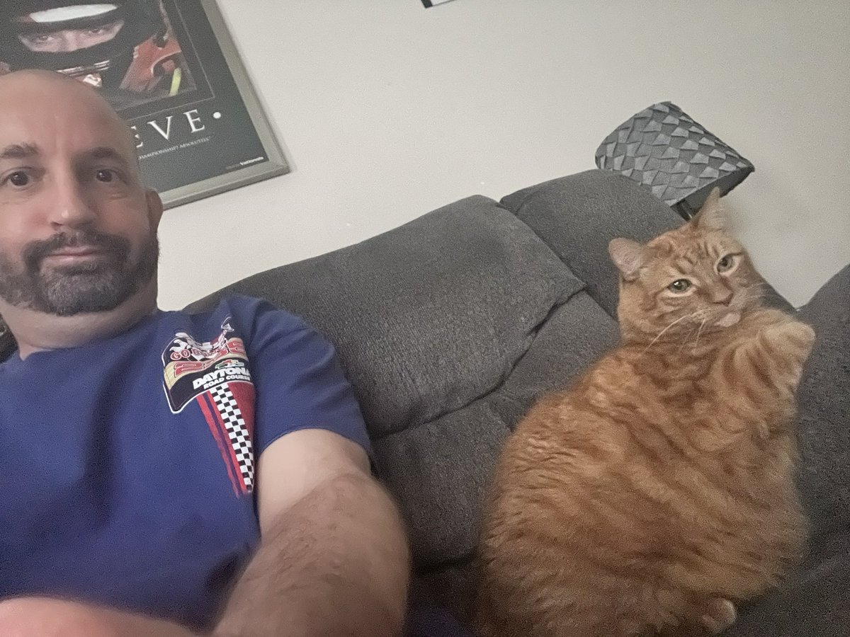 KC_TC6's tweet photo. See how I get treated!?😹I got up to give him his shot and go to the bathroom and this is what I come back to... #EditButtonNEEDED https://t.co/5qVzCIAjGo