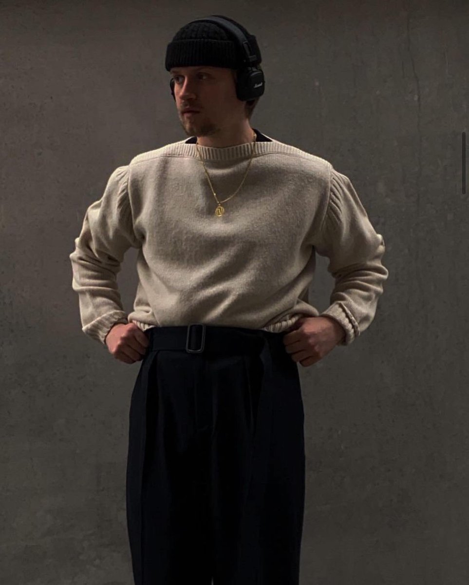 shopstyll's tweet photo. Starting off April right with ⭐️⭐️⭐️⭐️⭐️ fits from @uiriamu_noru 

#chaingang #firefits #summerfashiontrends https://t.co/0abQVnOEGo