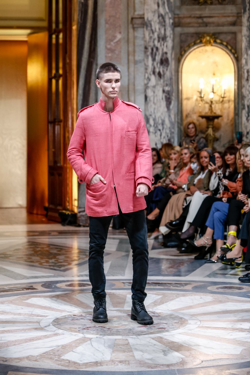 franayala's tweet photo. #Coleccion. #Desfile #moda #FranciscoAyala #otoñoinvierno #AA22 en #ARFW Palacio Paz https://t.co/szYDOSK0Ik