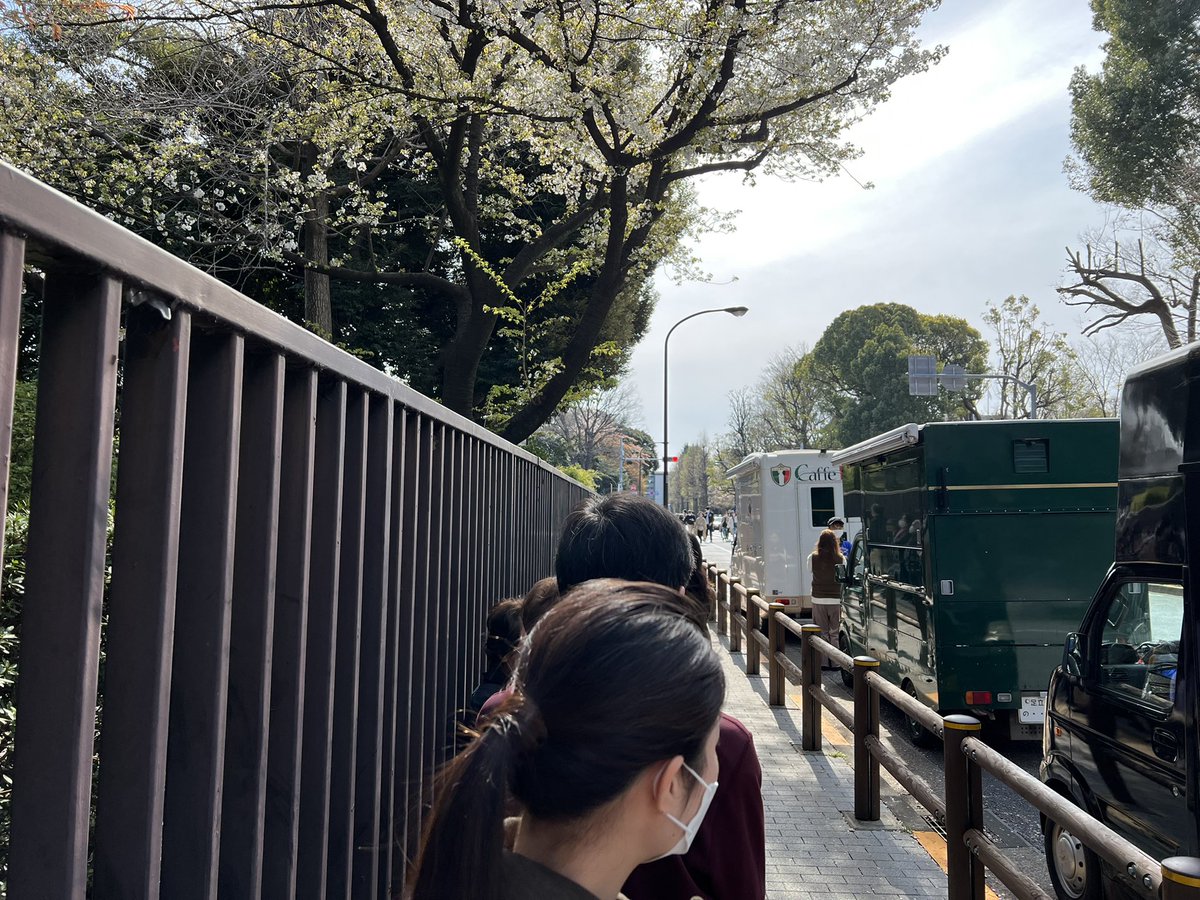 AndBeyondTokyo's tweet photo. Queuing up for #pompei at 9:20 am, 10 minute before the opening on the second from the last day. Check their Twitter for the same-day ticket updates. Not sure when I can enter. Plan ahead, book in advance. #pompei #東京博物館ポンペイ展 https://t.co/s6GZTIeRSi