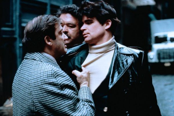 Prince of the City (1981) tells the true story of a corrupt NYPD narcotics officer who, after turning informant to help remove a few bad actors in his unit, finds himself captive in a sprawling federal investigation that threatens everyone he said he'd never betray.